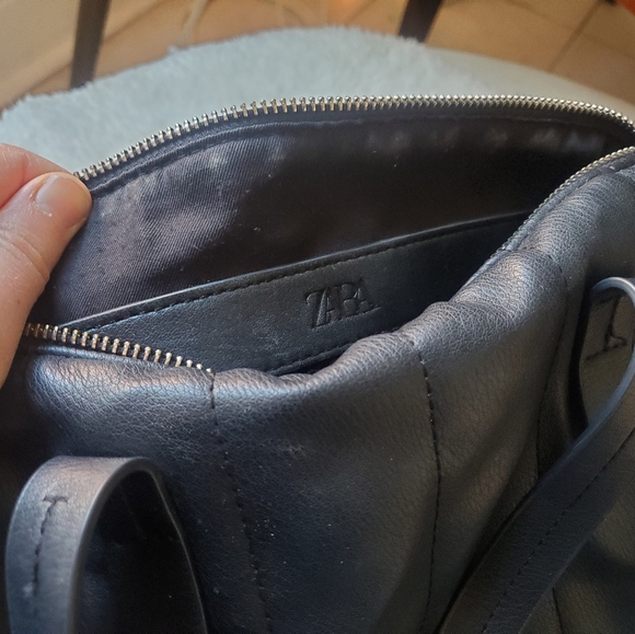 Zara regular & mini duffel bags - Picture 4 of 5